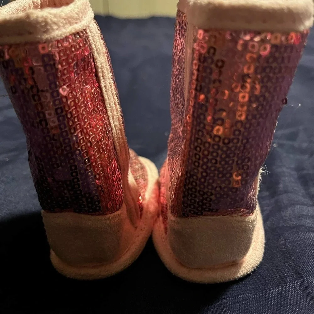 Sherpa Beach Style Baby Sequin Pink Boot EUC